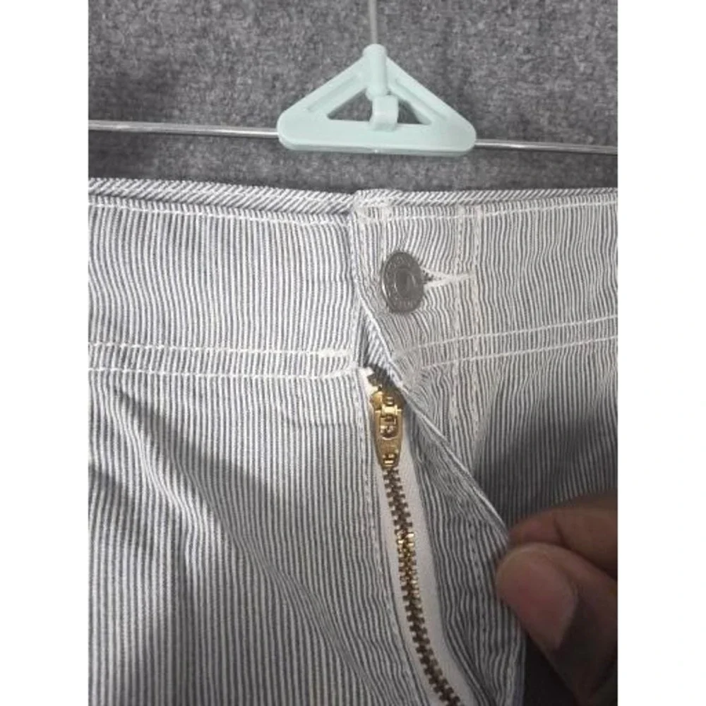 Levis Mens Pinstripe Cargo Shorts Blue White Hickory Stripe Size 40‎ 6-Pocket